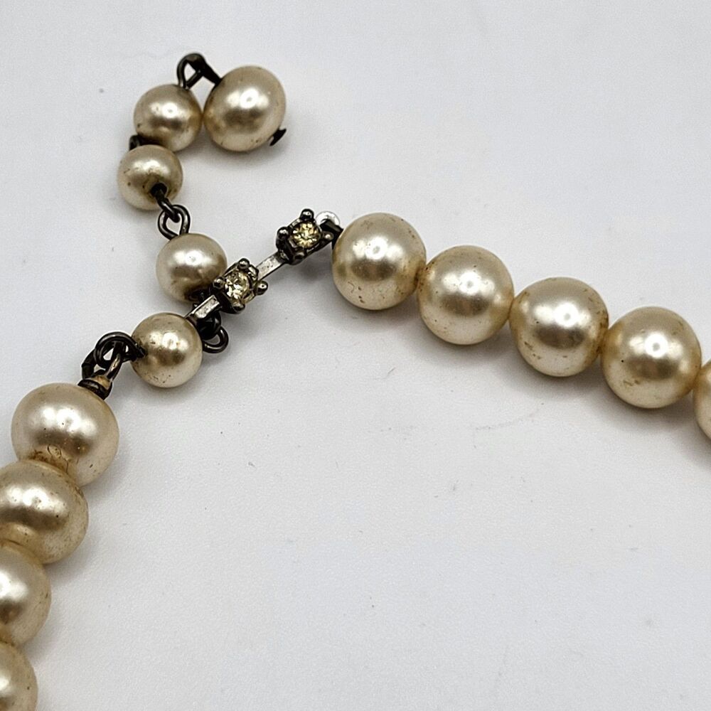 Vintage 1950s Hollywood Simualted Pearl Knotted Hook Chain Necklace 15in